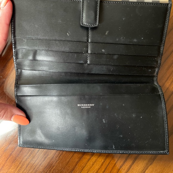 Burberry Nova Check Wallet - Picture 4 of 9
